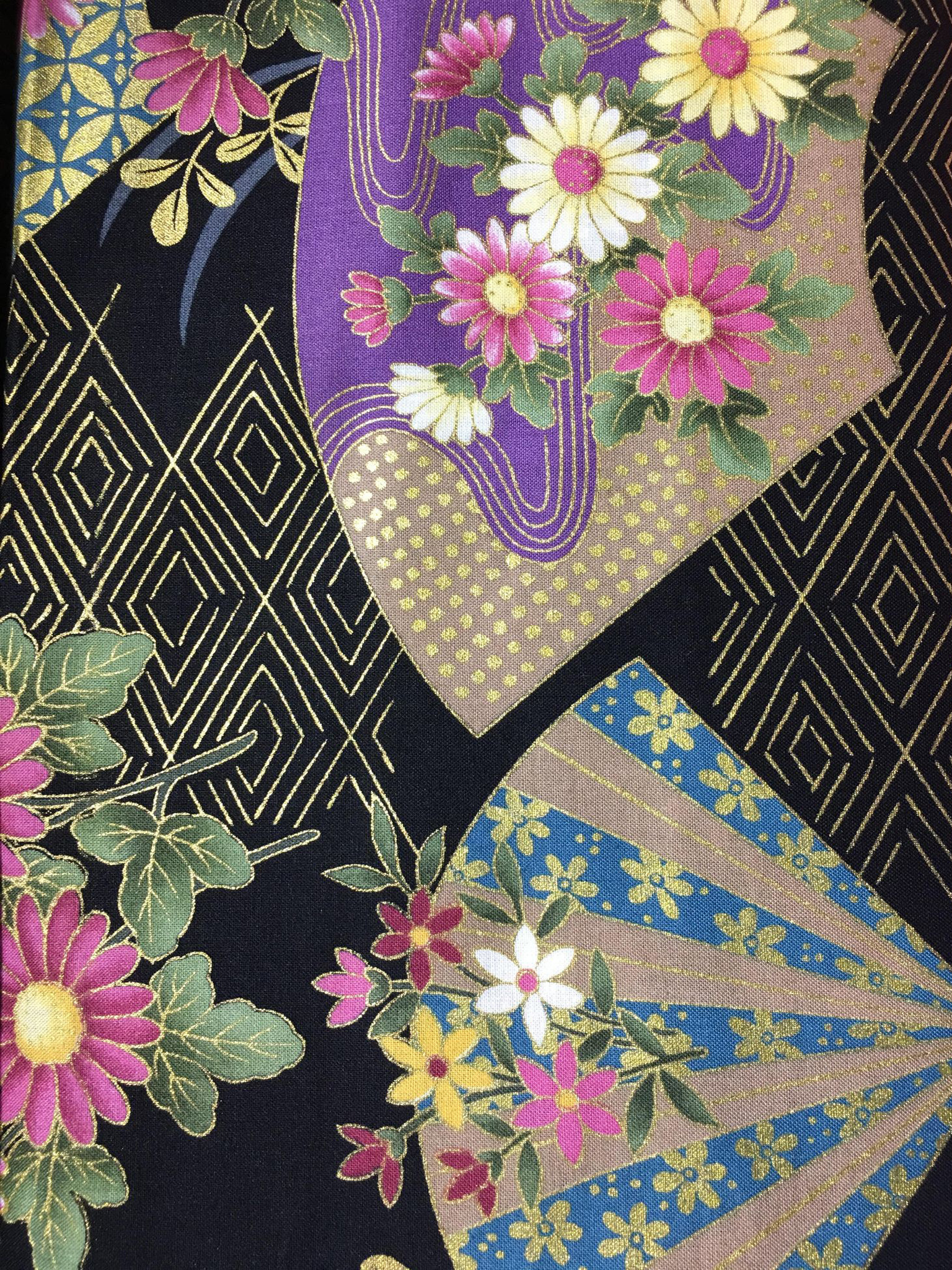 FABJPN-fan-hishi-flowers-black